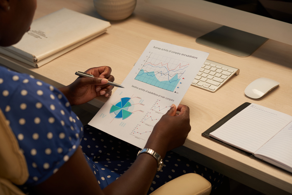 Business woman analyzing investment opportunities